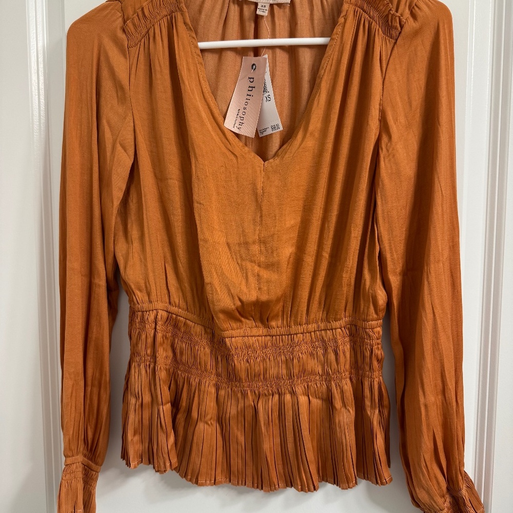 NWT Philosophy  Orange long sleeve v neck Top, size XS